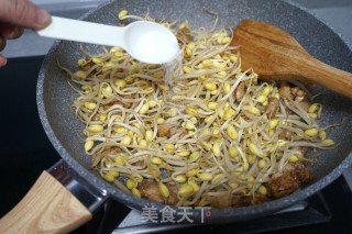 肉片炒芽粉的做法步调：6