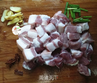 家常白烧肉的做法步调：1