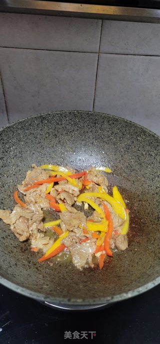 紫薯荷叶饼夹彩椒肉的做法步调：7