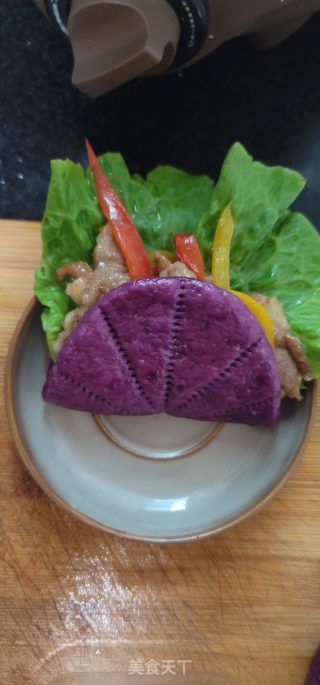 紫薯荷叶饼夹彩椒肉的做法步调：11