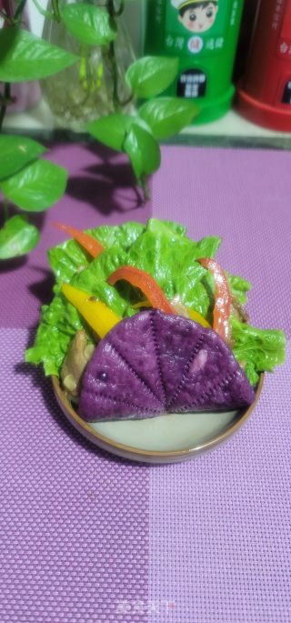 紫薯荷叶饼夹彩椒肉的做法步调：12