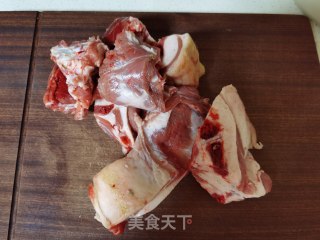 浑炖羊排山药的做法步调：1