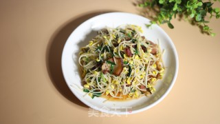 腊肉炒芽菜的做法步调：8