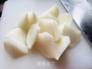 骨头汤煨萝卜的做法步调：2