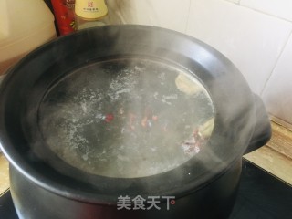 年夜骨头汤的做法步调：3
