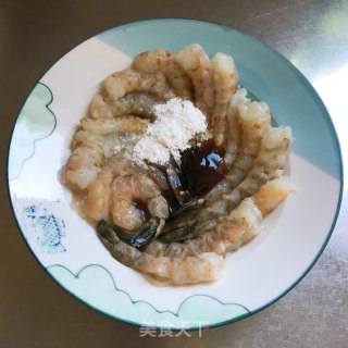 干锅虾仁的做法步调：3