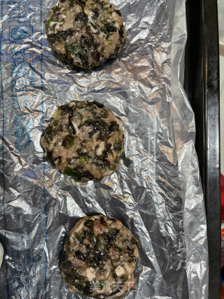 喷鼻煎紫菜肉馅饼的做法步调：8
