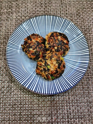 喷鼻煎紫菜肉馅饼的做法步调：12