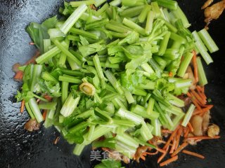 五花肉炒西芹的做法步调：7