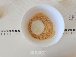 大年夜饭小苦品-乌芝麻花死麻薯！的做法步调：8
