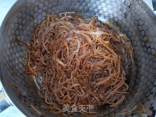 梅菜笋丁炒馅肉包的做法步调：8