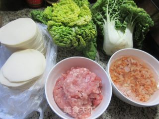 开洋黄心菜肉终馅饺子的做法步调：1