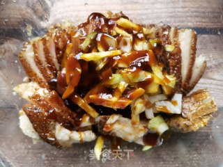 荷叶饼夹梅菜扣肉的做法步调：22