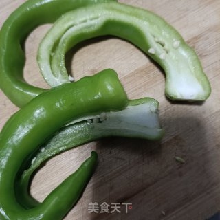 “羊肉”青辣椒炒羊头肉的做法步调：1