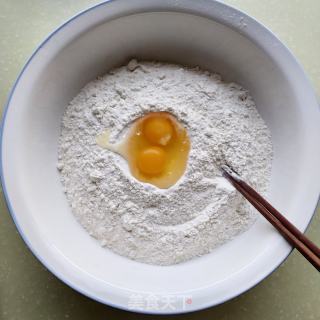 葡萄干里包的做法步调：1