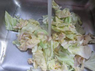 干贝烧牛心菜煮白薯粉条的做法步调：2