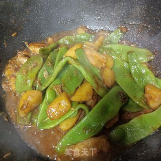 扣肉炖油豆角的做法步调：9