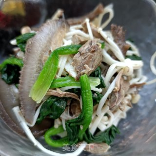 金针菇海参拌鸽胸肉的做法步调：12