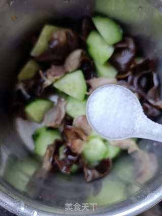 “浑肠食谱”黄瓜拌油豆皮的做法步调：8