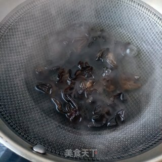 “浑肠食谱”凉拌紫苦蓝的做法步调：4