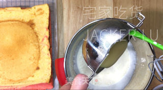 超等丰富白丝绒旋风卷，有颜值又甘旨，心感细致绵柔。的做法步调：17