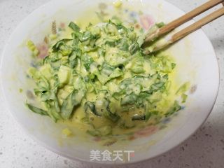 油麦菜鸡蛋饼的做法步调：6