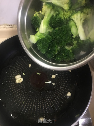 酒喷鼻西兰花的做法步调：5
