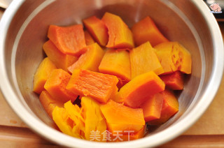 小山君苦苦圈馒头的做法步调：1