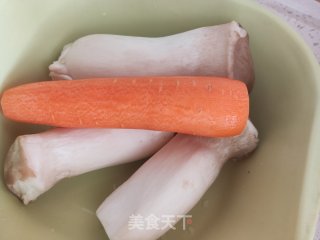 猪肉三陈杏鲍菇盒子的做法步调：6