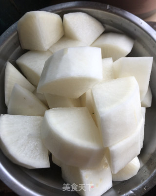 利剑萝卜鲍鱼排骨汤的做法步调：5