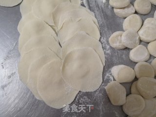 酸菜猪肉饺子的做法步调：9