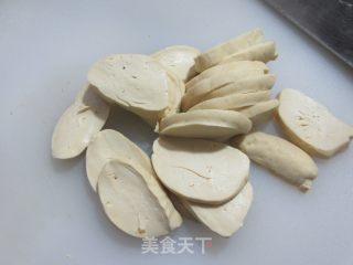 喷鼻卤鸭肫炒小素鸡的做法步调：2