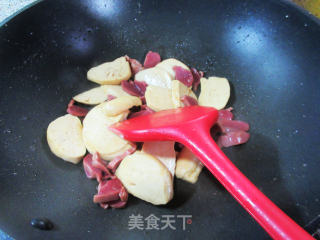 喷鼻卤鸭肫炒小素鸡的做法步调：7
