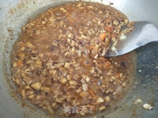 喷鼻菇肉酱的做法步调：6