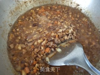 喷鼻菇肉酱的做法步调：7