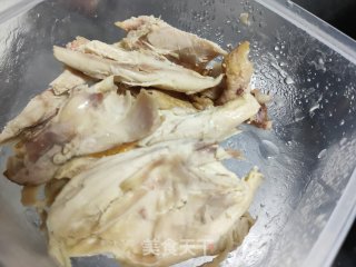 凉拌鸡丝的做法步调：1