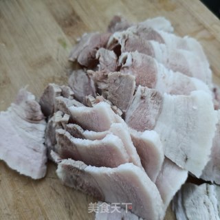 “五花肉”荷兰豆回锅肉的做法步调：3