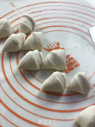 简朴易做、柔嫩筋讲的秋饼的做法步调：4