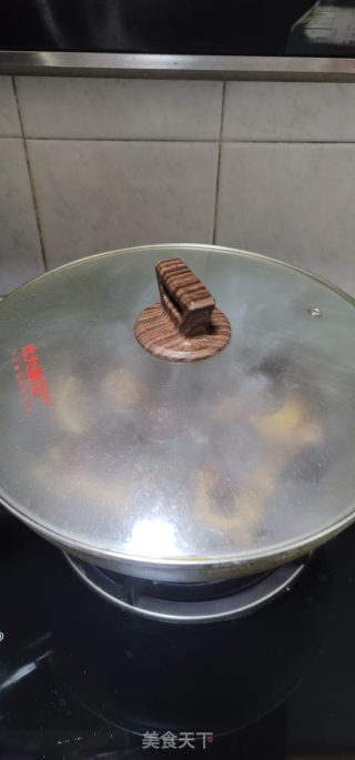 花菇焖鸭掌的做法步调：10