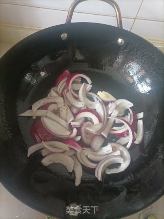 洋葱炒牛肉的做法步调：7