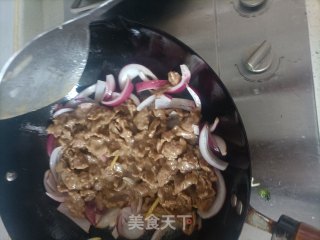 洋葱炒牛肉的做法步调：8