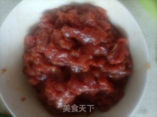 洋葱炒牛肉的做法步调：3