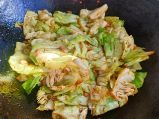 酱爆洋利剑菜的做法步调：11