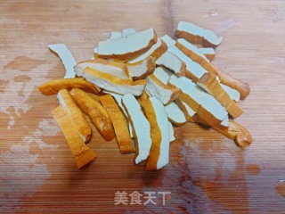 韭菜炒豆干的做法步调：2