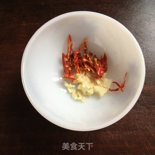 鸡蛋干拌喷鼻椿芽的做法步调：5