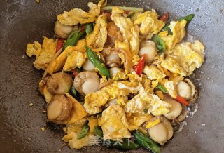 青白椒鸡蛋炒扇贝肉的做法步调：13