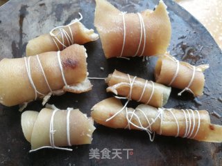 五喷鼻猪皮卷的做法步调：2