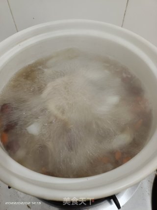 鸽子干鱿鱼萝卜汤的做法步调：7