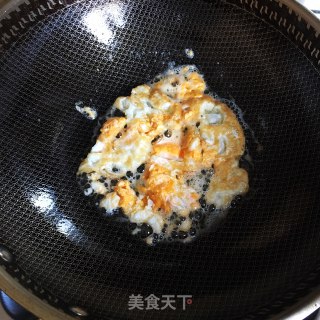 洋葱水腿炒里的做法步调：3