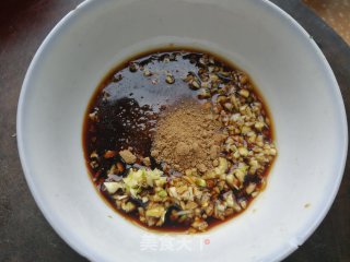 坚皮五花肉的做法步调：4